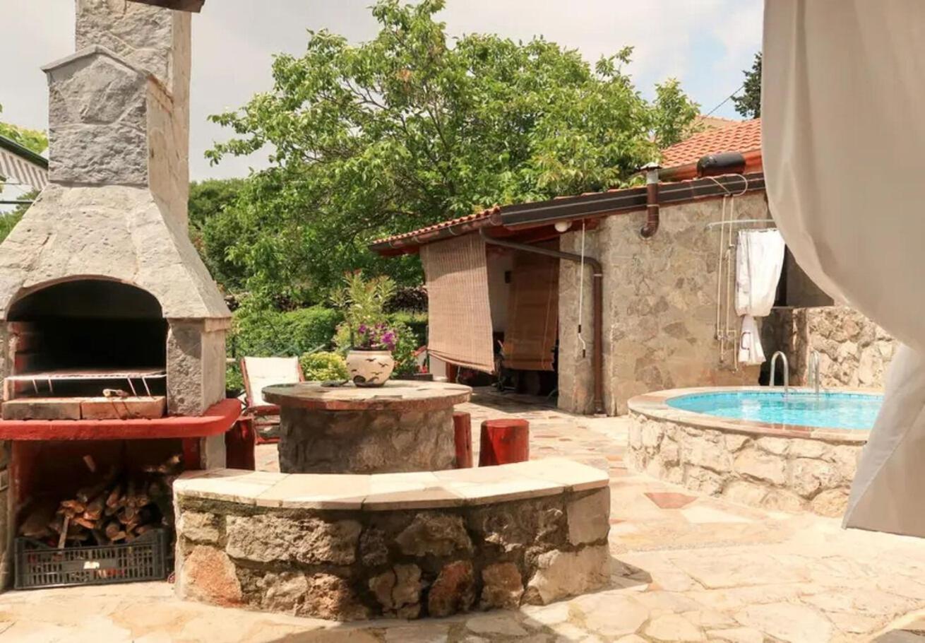 Holiday Home Ana- With Pool Kornić Exteriör bild