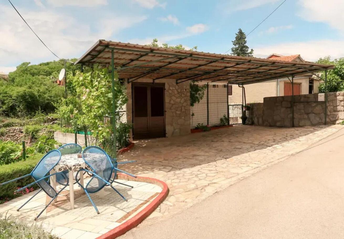 Holiday Home Ana- With Pool Kornić Exteriör bild